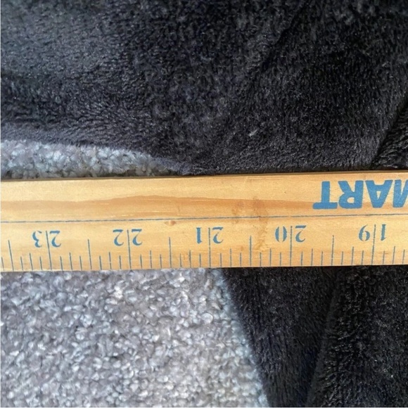 Victoria’s Secret Black Soft Plush Cozy Belted Pockets Robe Size M/L Logo - Picture 5 of 5